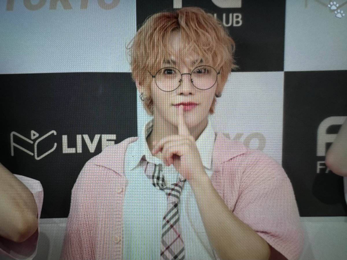 Hi_Sebum's tweet photo. 240831 2부 포토타임 프리뷰

어제도 수고많았구 오늘하루도 힘내자 무리하지말구~~~~~~~!!!!!!!!!!!
그리고 9월도 잘부탁해🫶🏻

#웨이커 #세범 #김준수 #김세범 #WAKER #SEBUM #ウェイカー #セボム @WAKER_official https://t.co/2VycqKKXmR