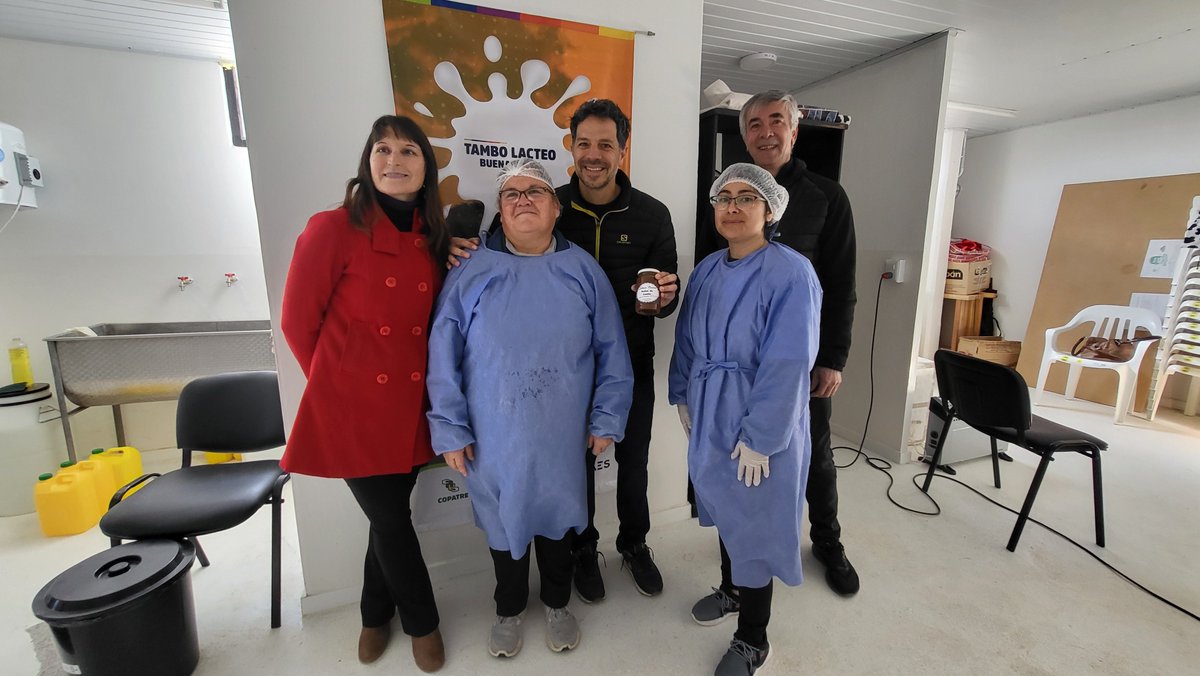 SigloCripto's tweet photo. #Blockchain Patagonia Cripto Impulsa la innovación en Chubut.
Representantes del movimiento tecnológico recorrieron proyectos de la ESyS en el VIRCh.
Todos los detalles en la nota👉https://t.co/XC8UZMsbar https://t.co/Db0aEzeIKG