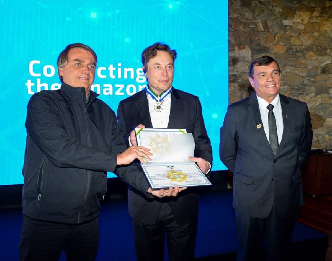 goddek's tweet photo. In May 2022, @elonmusk received the Grand Cross of the Order of Merit for his remarkable contributions to Brazil.

He brought internet access to 19,000 rural schools with @Starlink and played a crucial role in monitoring the Amazon rainforest.

Now, in an act of desperation, Alexandre de Moraes has blocked X in Brazil because Elon refused to comply with orders that blatantly violated Brazilian law.

But Elon isn’t backing down. He’s announced plans to expose every single one of Judge Moraes’ unlawful actions.

And despite threats of $9,000 fines for bypassing the X ban, VPN downloads are exploding in Brazil. The people in this wonderful country are rising, and they won’t be silenced by a megalomaniac Supreme Court judge.