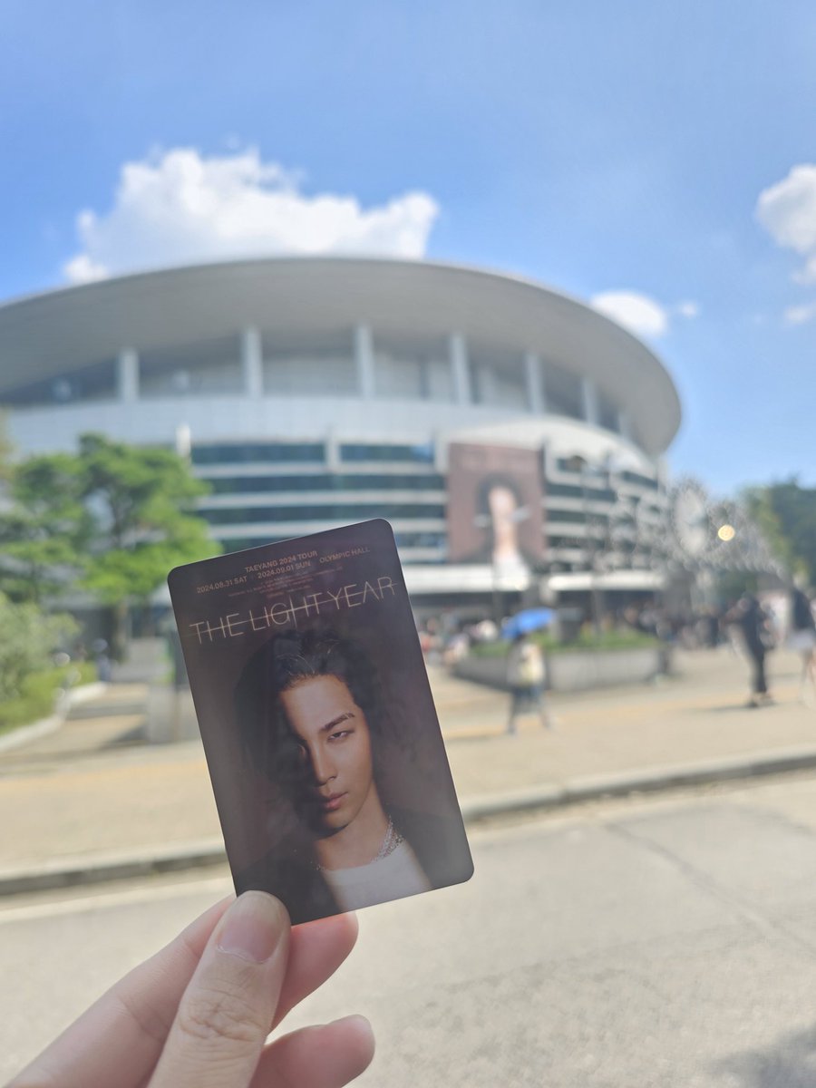 rowakoRi's tweet photo. DAY 1 완료했다 ❤💕
#태양 #TAEYANG
#THE_LIGHT_YEAR_VIBE 
#240831

Have been waiting the concert for long long time 😢
Finally I am here too 😘❣ https://t.co/O3bpa65NV5
