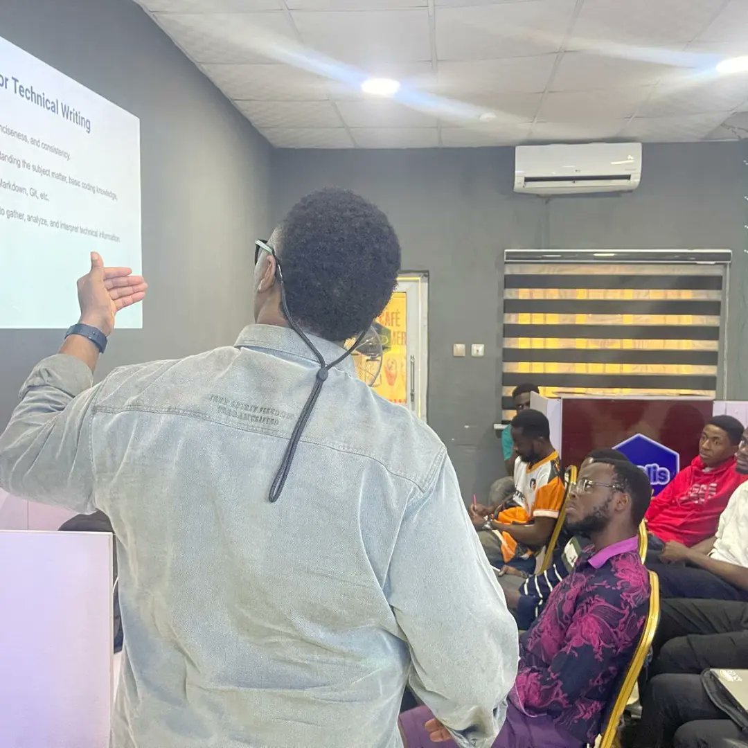 atelistech's tweet photo. We had an amazing time at Atelis HUB(FUTO Cafe), where we played host to a Training on "Technical Writing" organised by @gdscfuto FUTO. At Atelis, we are dedicated to supporting communities and learning amongst young minds.

#atelis #atelistech #learning #tech #hub #owerri https://t.co/T0DqrULFqs