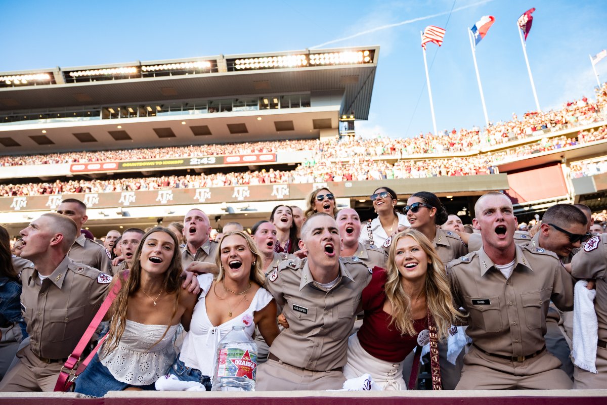 TAMU's tweet photo. There’s no place like home, no place like Kyle Field. https://t.co/DTVtNxBstf