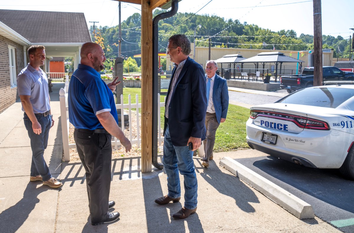 RepThomasMassie's tweet photo. This week I met with officials from Greenup County, Kentucky to hear about upcoming projects and economic growth opportunities. I am impressed by the vision these local leaders expressed for continued economic development in Greenup County. https://t.co/32s0ljEiXB