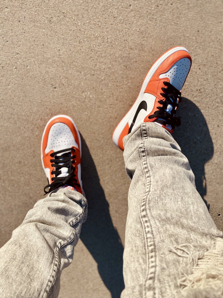 PesosAndPiracy's tweet photo. @SnkrsStock Starfish OG Lows on feet today! 🙂‍↕️🤟🏿 https://t.co/m1NRyLfPfD