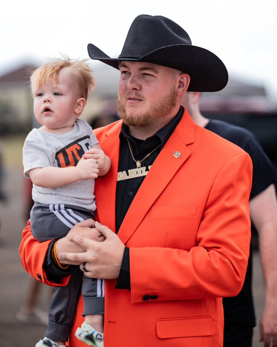 CoryHogueSports's tweet image. This photo courtesy @UTPBFootball is simply 🤌🏻
@dctf #D2fb #LSCfb