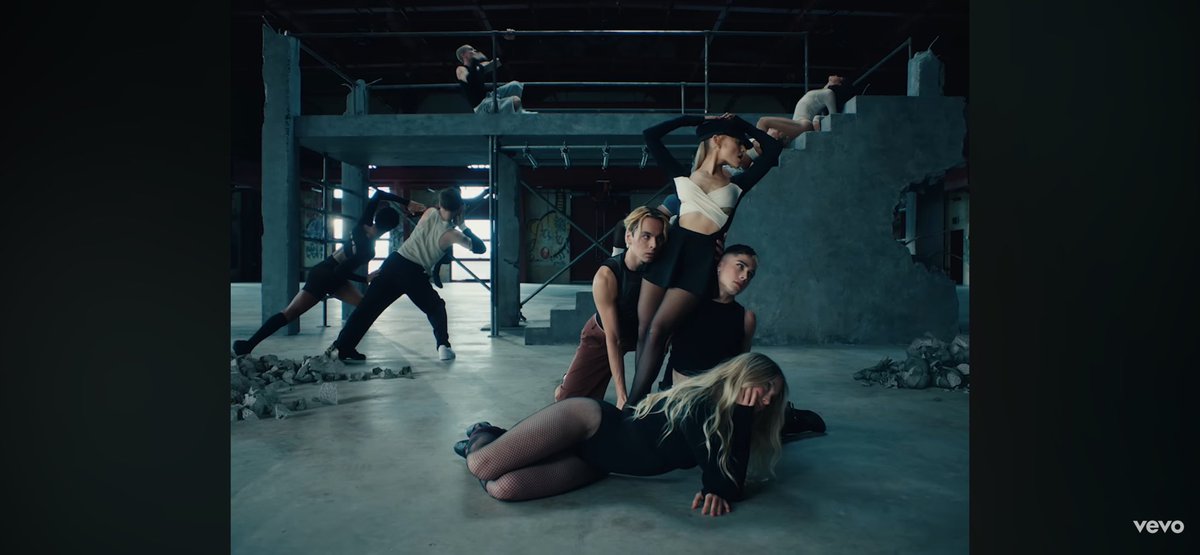 🪡🄾🅂🅈🄰🄽おしゃん📝𝙤𝙨𝙖𝙧𝙚𝙣𝙖𝙩𝙧𝙖𝙞𝙣𝙚𝙚🧶 tweet media