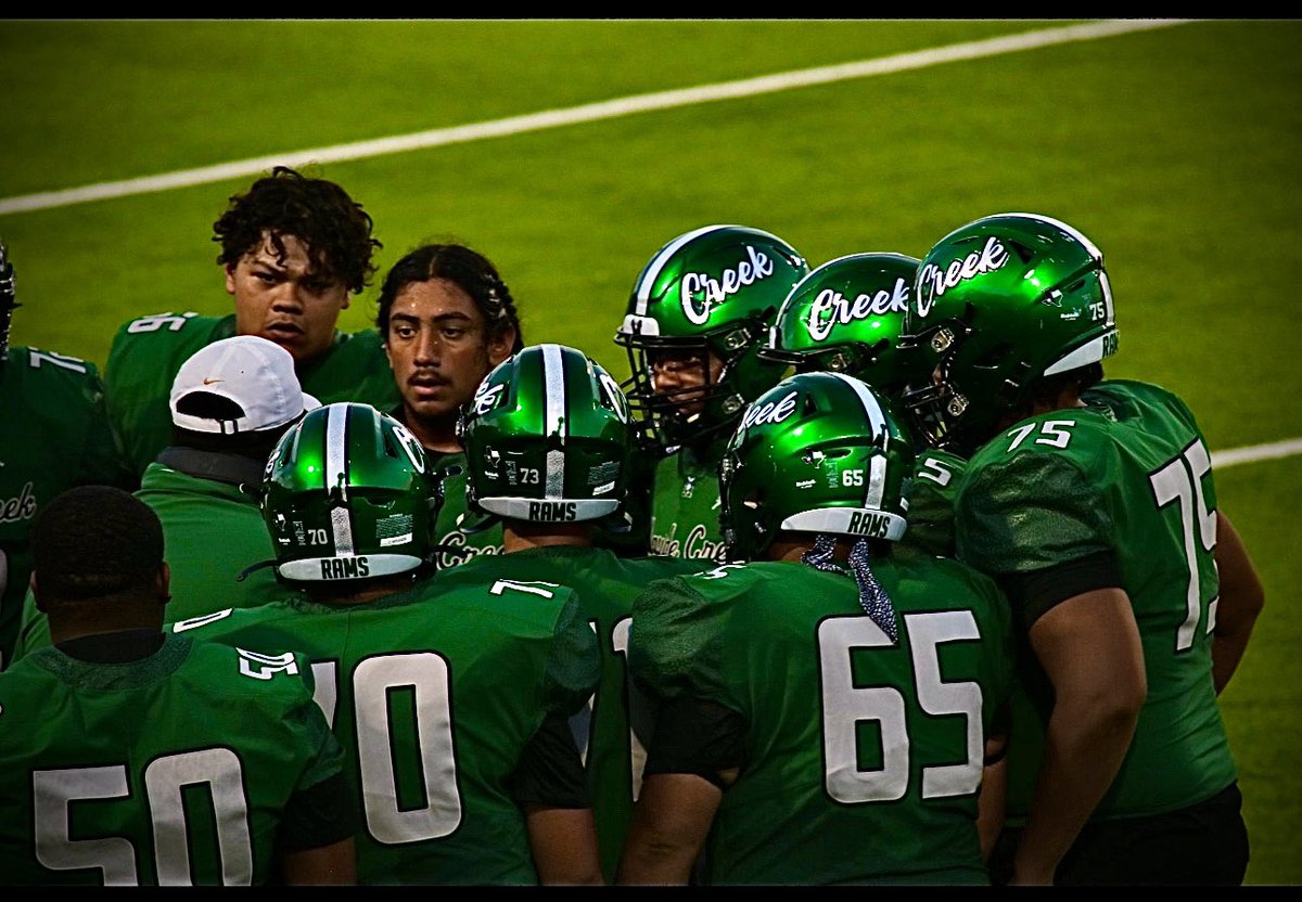 DerickG56's tweet photo. Won are season game opener!! Glad to play the game i love with my brothers. Focused on next week learning and getting better by the day. here some film of last night game.
#creekmayde @CoachAro44 @CoachGordonMCHS @MCRamFootball @Emersonam27 https://t.co/JCzuXlgsgG