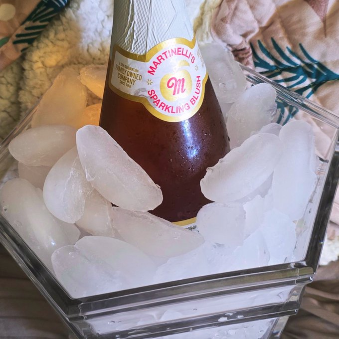 🎉closing on my 🏡 - If you can dream it, you can do it. https://t.co/YlEMRfsWFb<a href="/tag/skinny"class="tags"><span>#skinny</span></a><a href="/tag/glasses"class="tags"><span>#glasses</span></a><a href="/tag/smallbreast"class="tags"><span>#smallbreast</span></a>