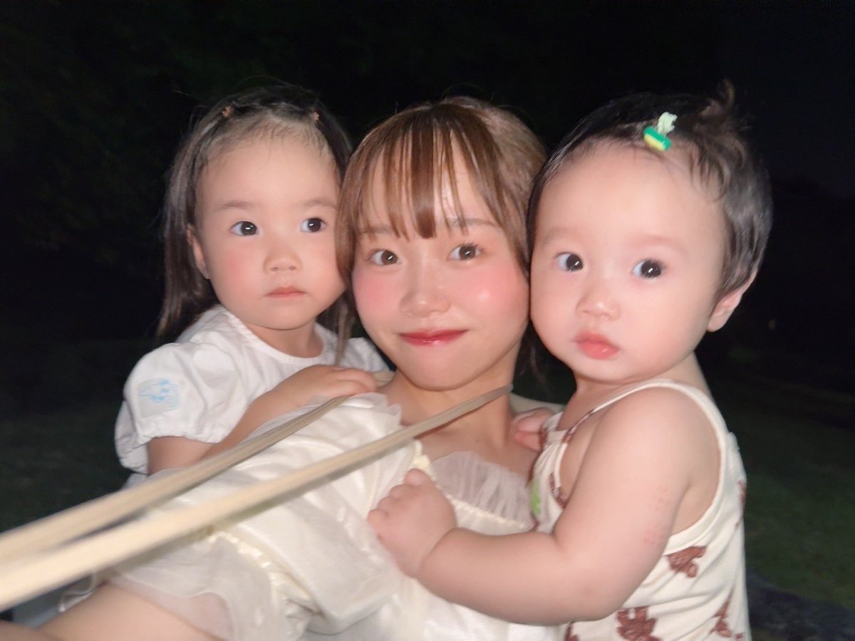 gonchan1203's tweet photo. 夜花火したときの🎇
あとで、はじめて花火(手持ち)を
みたときの👶🏻のリアクションのせる🫶🏻 https://t.co/8PDYixU2yL