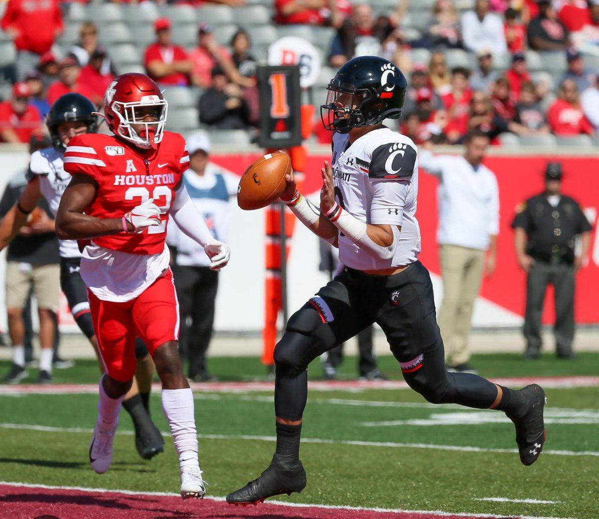 Blessed to receive a offer from the university of Cincinnati #GoBearcats 🐻@FBCoachPR <a href="/MilesAn14531163/">Miles Anderson</a> <a href="/RecruitGeorgia/">Recruit Georgia</a> <a href="/roddywhiteTV/">Roddy White</a> <a href="/RustyMansell_/">Rusty Mansell</a> <a href="/PTRFootball/">Peachtree Ridge Football</a> <a href="/deucerecruiting/">Deuce Recruiting✌️</a> <a href="/klaykoester/">Coach Klay Koester</a> <a href="/coachdowns_gary/">Gary Downs</a> <a href="/JohnGarcia_Jr/">John Garcia, Jr.</a> <a href="/Rivals/">Rivals</a> <a href="/PrepRedzoneGA/">Prep Redzone Georgia</a>