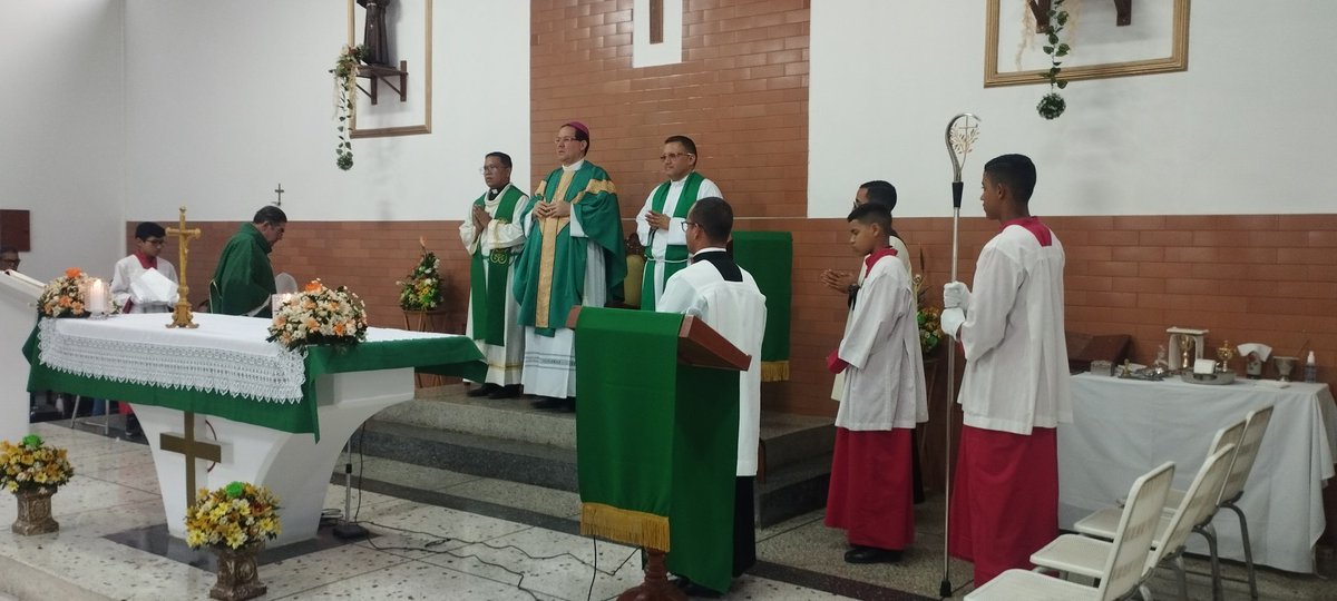 EN FOTOS // Vista de el Excmo. Mons. Polito Rodríguez Méndez a la Parroquia San Benito de Palermo este #31deAgosto