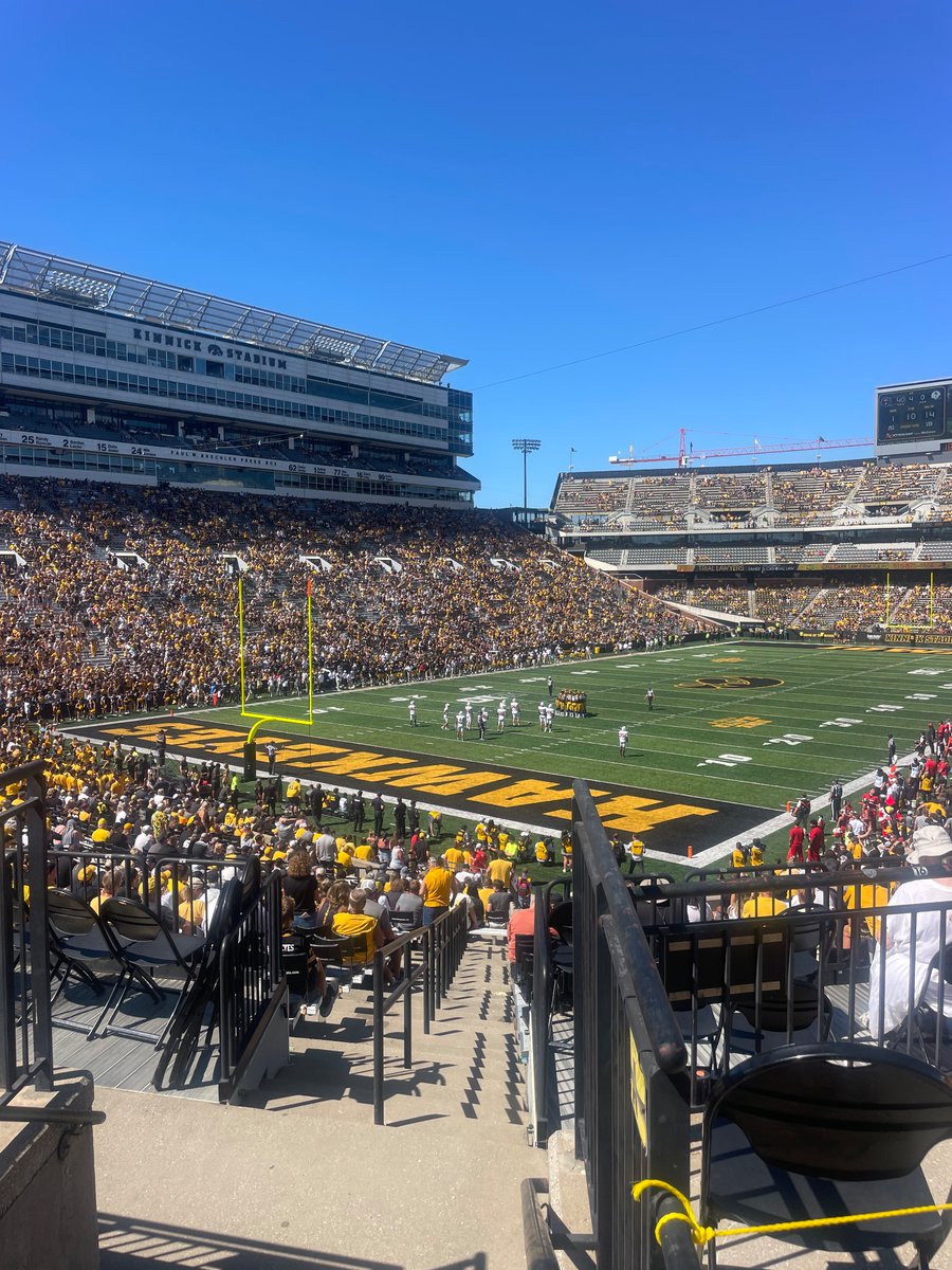 Great Day In Kinnick!!! Will try over the Next Few Weeks to make the rounds👍👍… GO HAWKS!!!!🖤💛