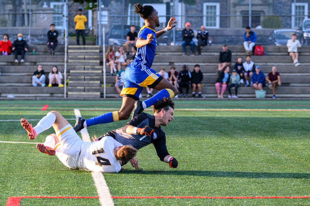 legern_'s tweet photo. @aiglesbleus 1 @DalTigers 1 soccer masculin samedi @AUS_SUA but de Pascal Sonier. https://t.co/SCXkxUXUwP