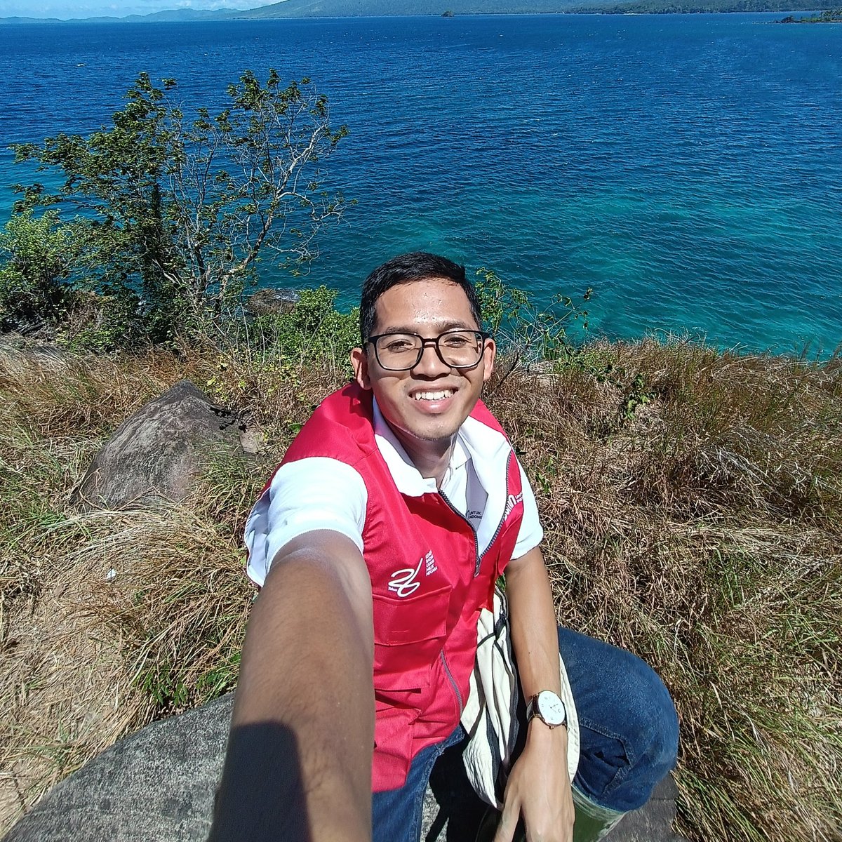 AnugrahBimar's tweet photo. Komang Island, north sulawesi 🏝 https://t.co/4gTrJ7ZcXs