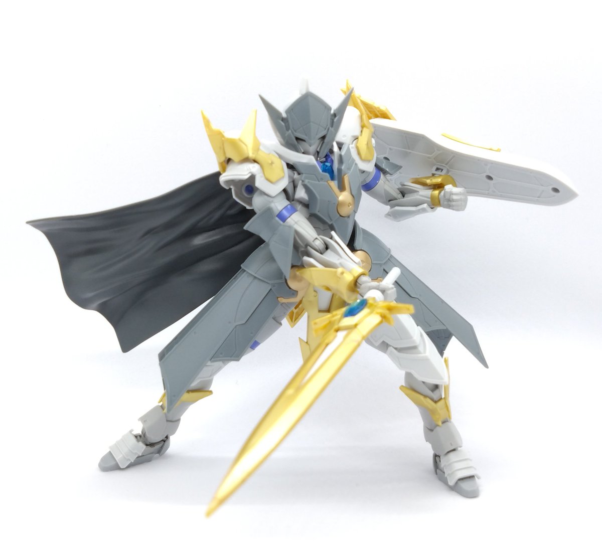 30MF リーベルホーリーナイト　ロト装備風塗装　作成途中　マント追加作成中 30MF クラスアップアーマー （リーベルホーリーナイト）【5067163