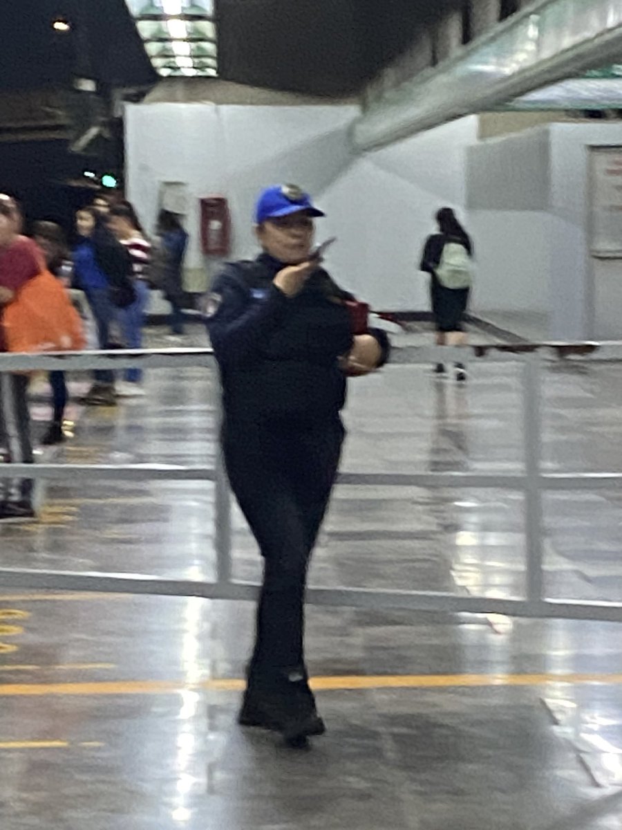 Se pide ayuda a oficiales en <a href="/MetroCDMX/">MetroCDMX</a> estación san Lázaro  para buscar a persona desaparecida y no hay empatía ni capacitación. <a href="/Foro_TV/">Foro</a> <a href="/VILLALVAZO13/">ALEJANDRO VILLALVAZO 🧠</a> <a href="/Azteca/">TV Azteca</a> <a href="/mileniotv/">Milenio Televisión</a>