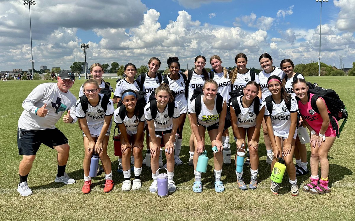 Got it done! 
Sydney ⚽️⚽️
Hailey ⚽️⚽️
Olivia 🅰️
Lulu 🛑