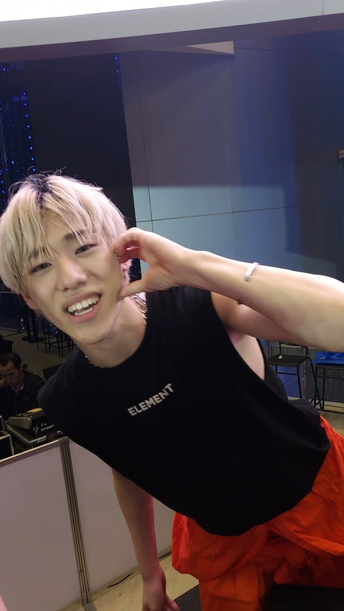 Namnile94's tweet image. Hi-touch 1/2
 #DefClass #DefClass_WON
#DefClass_FAL #DefClass_AKEY #DC_TAO #NIPPONHAKUBANGKOK2024
#DEFCLASSxNIPPONHAKU