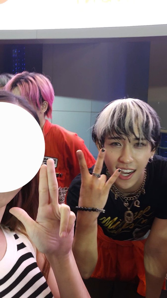 Namnile94's tweet image. Hi-touch 1/2
 #DefClass #DefClass_WON
#DefClass_FAL #DefClass_AKEY #DC_TAO #NIPPONHAKUBANGKOK2024
#DEFCLASSxNIPPONHAKU