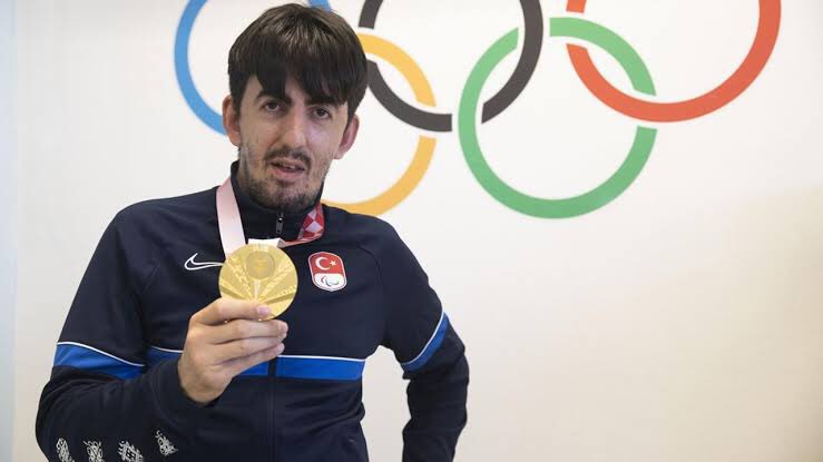 Paris 2024 Paralimpik Oyunları'nda madalya alarak oyunlar tarihinde 4 madalyaya ulaşan ilk ve tek Türk milli sporcu olan ve ülkemizi başarıyla temsil eden değerli sporcumuz Abdullah ÖZTÜRK’ü (<a href="/AbduullahOzturk/">Abdullah Öztürk</a>) tebrik ediyorum.

Emeğinize sağlık.