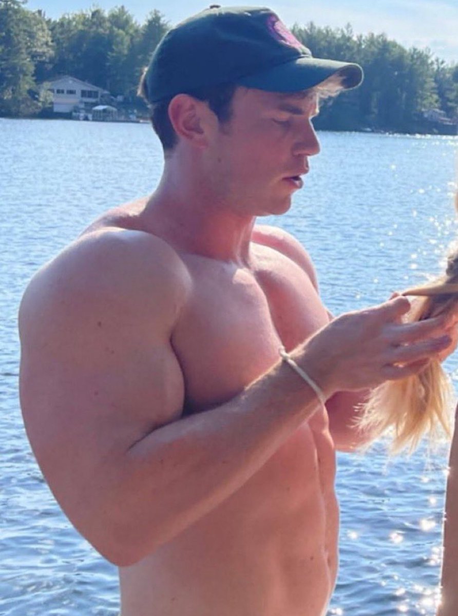 AppleMalice's tweet photo. Thinking dirty thoughts for this, thinking of Zane pulling her hair as fucks her pussy hard from the back, not giving a fuck if people see him #nsfw #nsfwtwt #nsfw_twt #sexy #men #gay #thirst #gaytostraight #g2s #homoflex #ZanePhillips #gayturnedstraight https://t.co/6G5M8hehoH