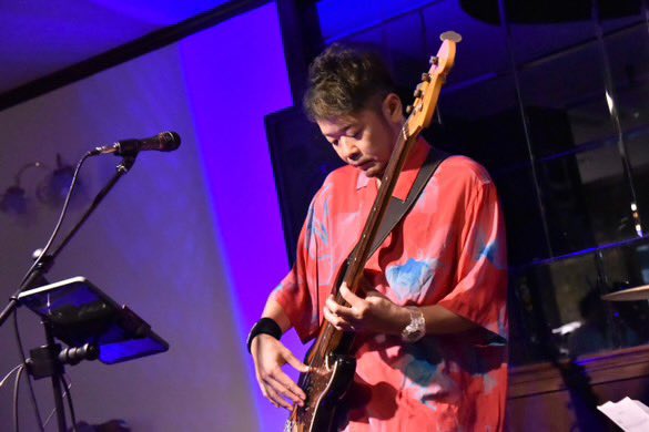 yoshiyasu1203's tweet photo. @MQshun Day1キセキの開催。ありがとうございました！
生音のRav Drumヤバい波動だ。

さぁ本日、Day2もやります。
飛び込み予約ウェルカム!!
心よりお待ちしてます。

♦︎9.1(日)
Open 17:00
Start 17:30
前予約¥4,000・当日¥4,500（+drink）
出演：Sharing of Rav
【予約】fukuwauchi.pro@gmail.com https://t.co/9iYit2IPBx