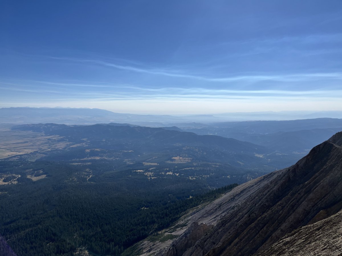 lmjacks2's tweet photo. August 31, 2024 — Sacagawea Peak

this hike destroyed me when we first did it in 2022—it goes from 7600 to 9650ft in ~2.2 miles. our ascent today took 45 fewer minutes, and we made it up a lot easier! i’m really proud of this growth, and excited to tackle more peaks this fall :D https://t.co/n9mAqf48ra