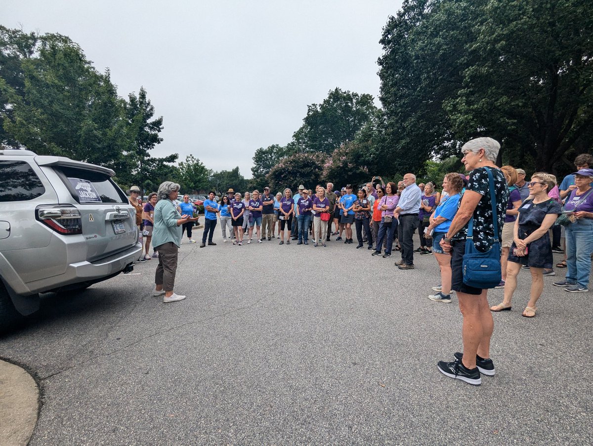 EParentWA's tweet image. It's only Saturday, y'all and these are the numbers so far...
📍 x 3
📋 x 124
🚪 x 2,777
@LisaGrafstein @TeamJackson4NC @JamesMercerNC @Oxford_Cohn David Hill / @NewHanoverDems