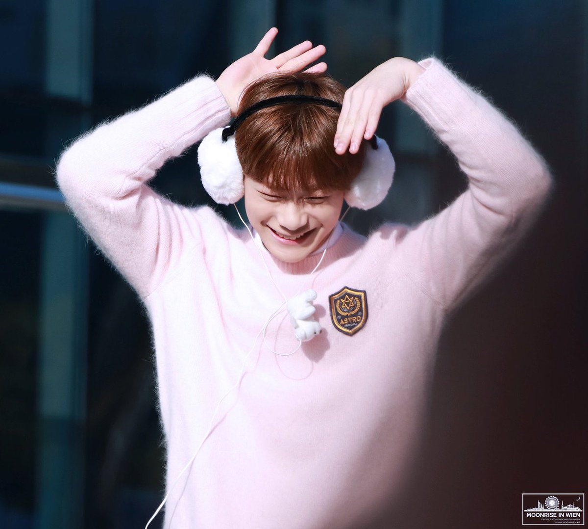 Only_MBinnie's tweet image. 기분 답답하고 우울할 때 고백빈 보면 다 풀림