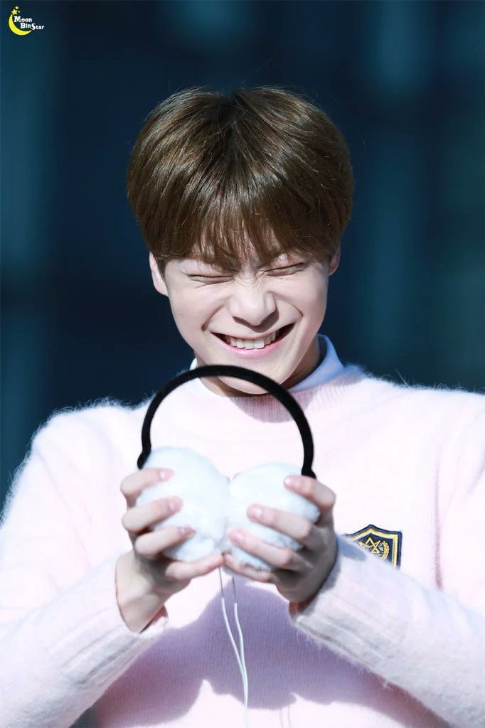 Only_MBinnie's tweet image. 기분 답답하고 우울할 때 고백빈 보면 다 풀림