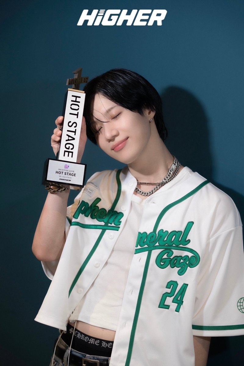 [📸] SBS #인기가요 1237회 핫스테이지 1위📷 

#태민 #TAEMIN 
#SexyInTheAir #ETERNAL

#TAEMate #탬메이트 의 지지로 태민이 1237회 핫스테이지 1위를 했어요!✨

축하합니다!🎉

📷: bit.ly/3tpKkxX