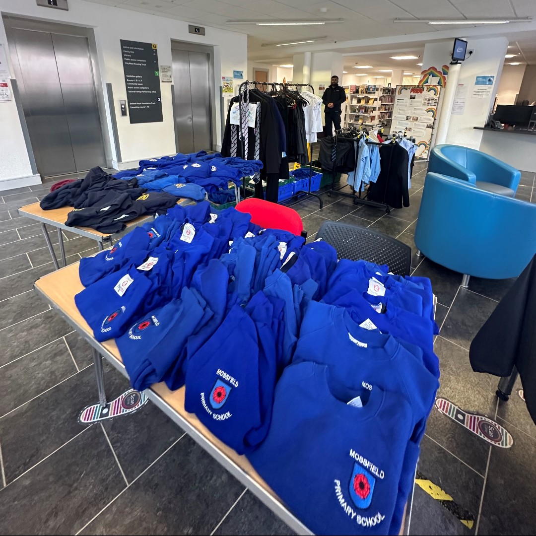 🗓️ New school year, new uniforms! Our free School Uniform Exchange is open. Get ready for the first day by picking up or swapping uniforms at any Salford gateway. 📚 To find out more: orlo.uk/wKfyp