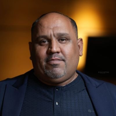 Hawa2Com's tweet photo. خاطرة: اختيار الكتب في مواقع التواصل، جلسة اتحاد الأدباء والكتاب في العراق / حسين سعدون https://t.co/K1h0B410aA https://t.co/qqEpE8jFui