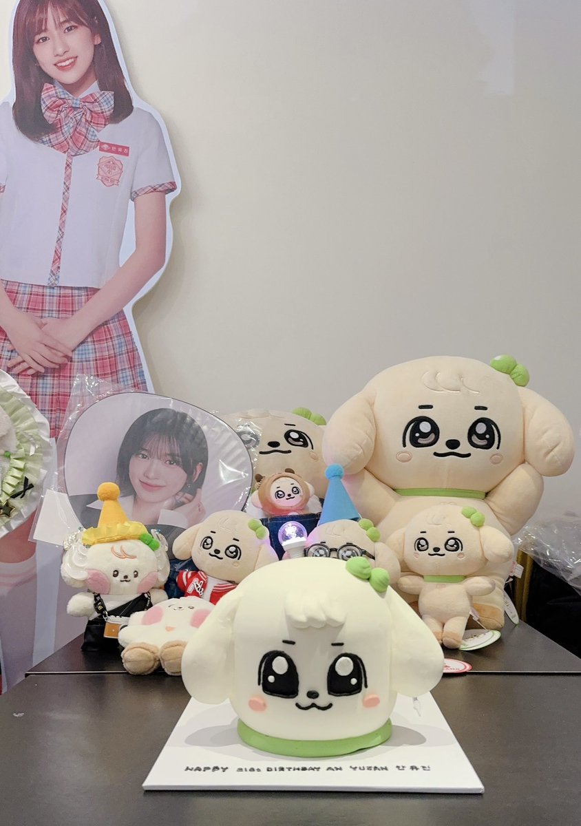yuyujin230901's tweet photo. 𝟤𝟢𝟤𝟦 𝗬𝗨𝗝𝗜𝗡 𝖡𝗂𝗋𝗍𝗁𝖽𝖺𝗒 𝖤𝗏𝖾𝗇𝗍
ⓁⓄⓋⒺ ⒸⓊⓅⒾⒹ

아이브 유진 생일카페 이벤트

ෆ 8.31-9.1
𝐇𝐚𝐩𝐩𝐲 𝐛𝐢𝐫𝐭𝐡𝐝𝐚𝐲 𝐭𝐨 𝐘𝐔𝐉𝐈𝐍 🎀🐶
ALL ROUNDER YUJIN DAY
#AceYujinBornThisWay
#가을의시작은_언제나_유진이와함께
 #아이브 #IVE #안유진 #YUJIN #유진
#ANYUJIN #ユジン #アイヴ