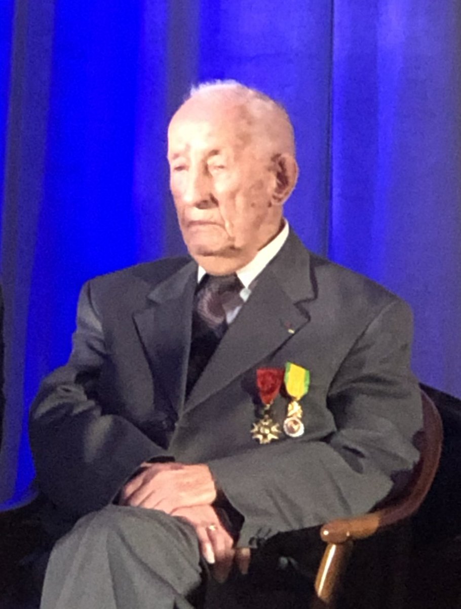 @jacquesdesbonnet, #dernierrésistantdouaisien du réseau #lavoixdunord nous a quittés quelques heures avant la commémoration du @80èmeanniversairedelaLibérationdeDouai.
Ami fidèle , ses « ce que j’ai fait pendant la guerre, c’est normal » resteront à jamais gravés dans ma mémoire.