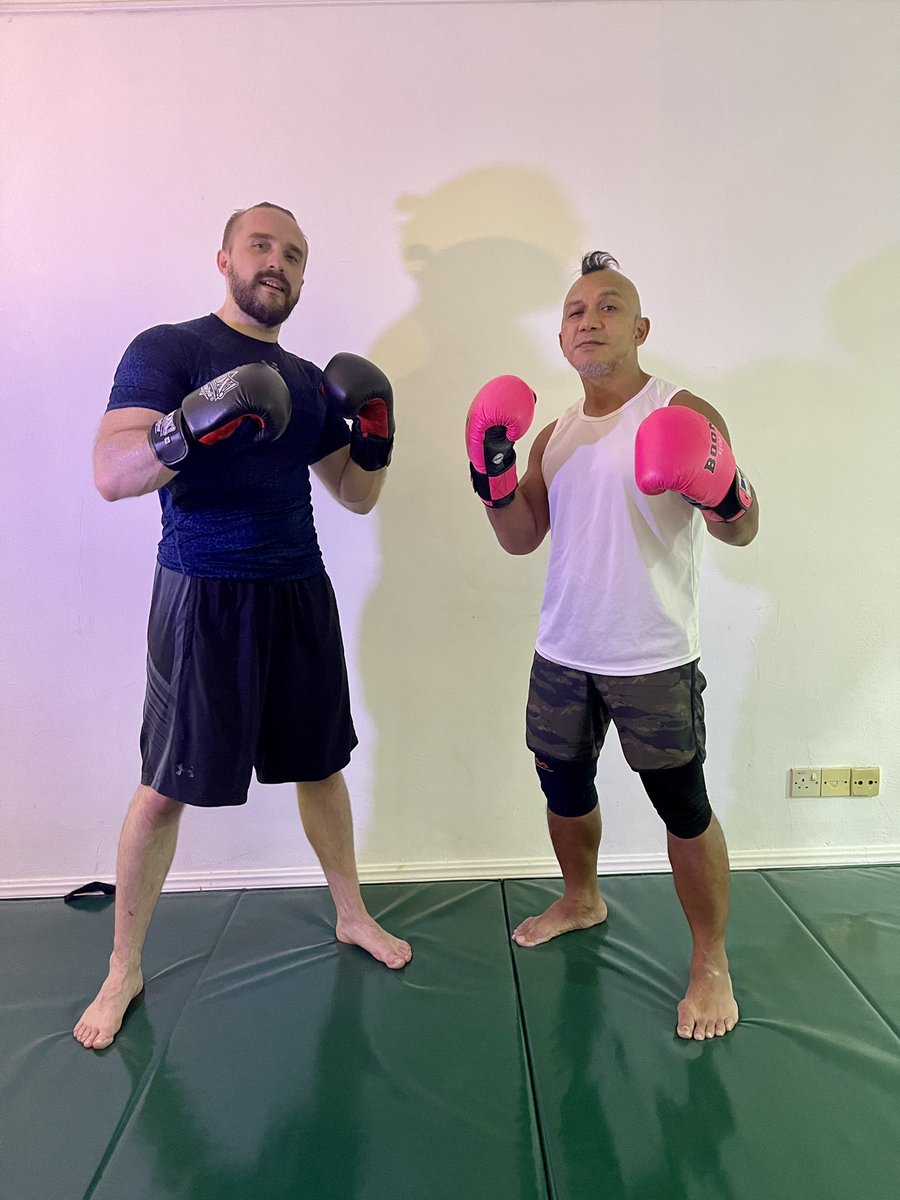 AJpyroMMA's tweet photo. Double dose of Jiu Jitsu and Boxing for saturday night 👊🏽🥋🔥
#jiujitsu #boxing #bjj #mma
#borneotribalsquad #pyrofit https://t.co/CrQek9Aa6Y