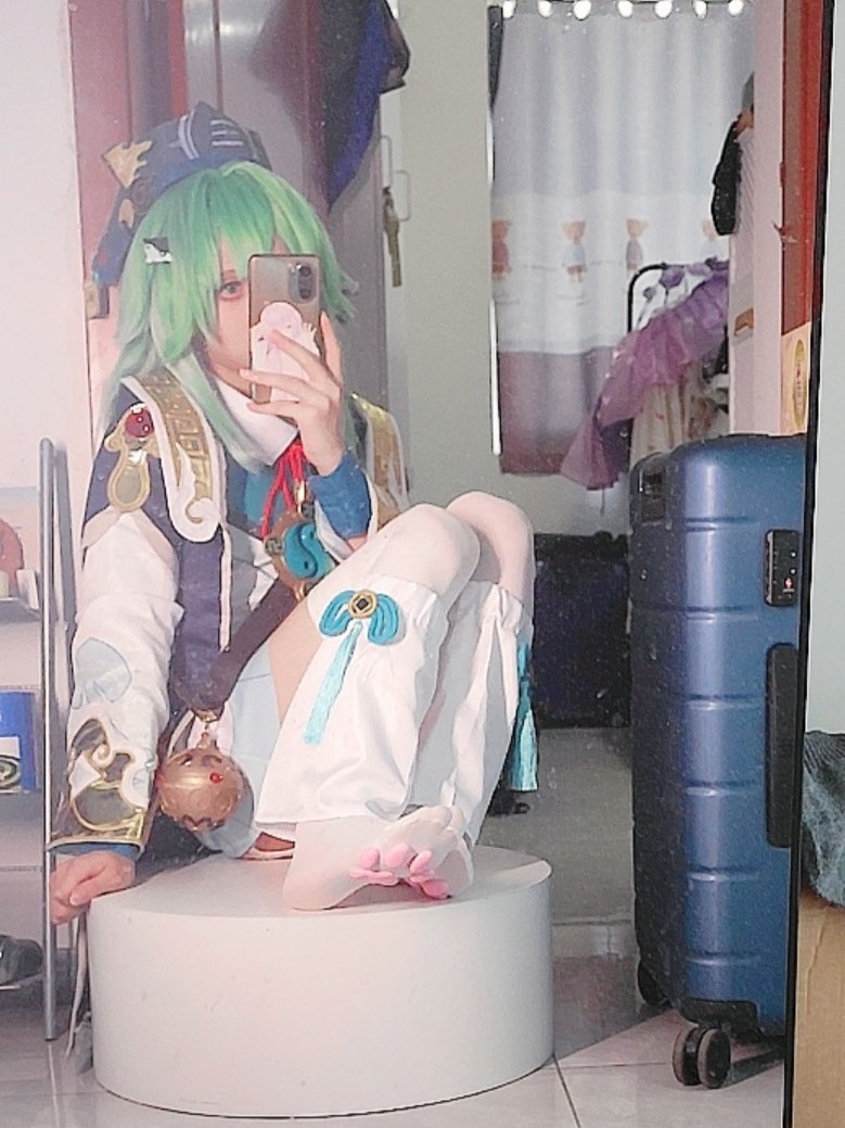 呜…………
尾巴…………