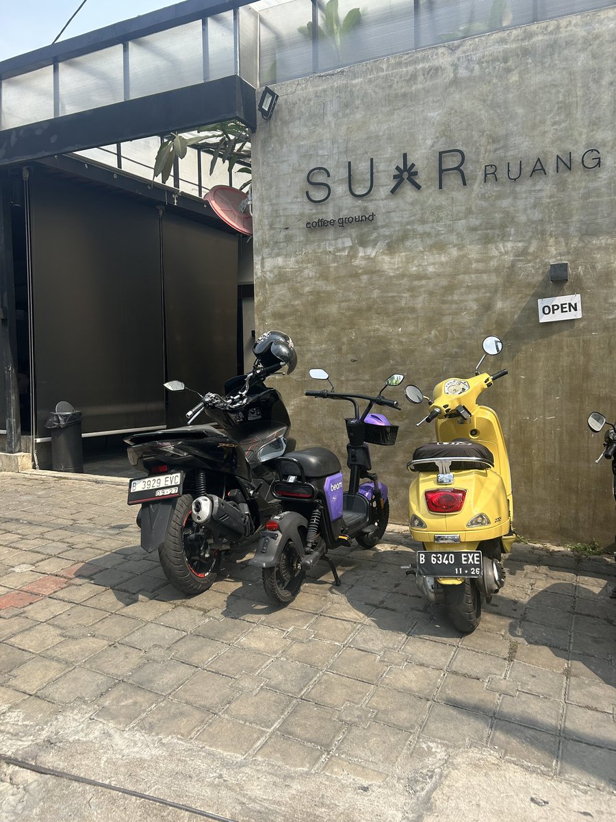 fiwrawr's tweet image. orang bloon mana yg bawa ini ke suar cpt laporan