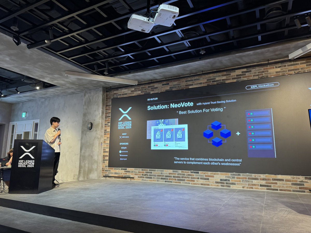 emy_wng's tweet image. The first finalist pitch of the day:
NeoVote, a hybrid voting system combining the merits of a decentralized network (via XRPL) and a centralized system. 
#XRPLHackathon #Seoul