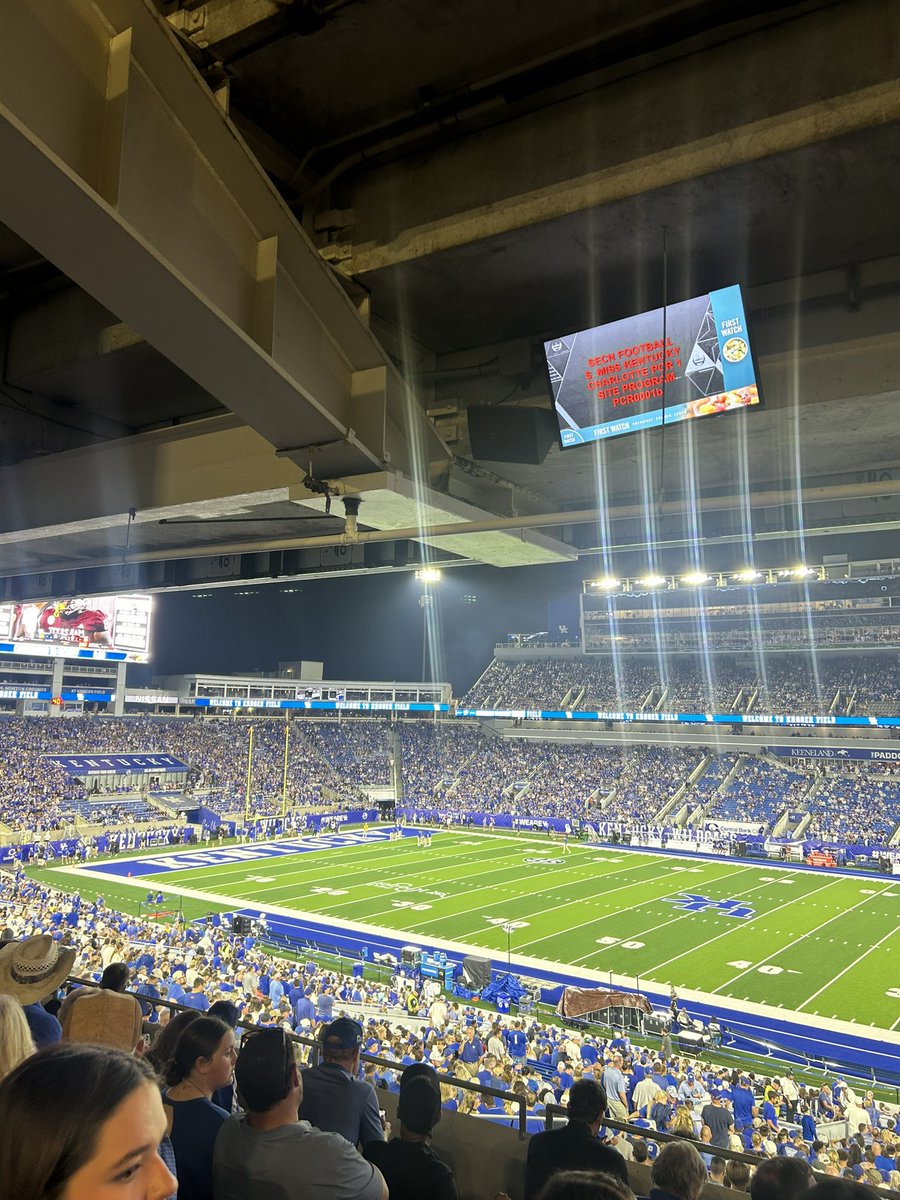 Brandonbisch02's tweet photo. @KSRonX @UKFootball @KySportsRadio @UKAthletics  @KySportsRadio if you are going to keep us in the dark can you at least update the small TVs in the 100s section. I want to watch some ball!!!! https://t.co/totTo5QTyb