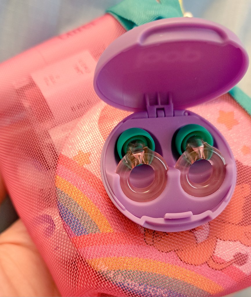 neconomimi13's tweet image. 最近の買って良かったものNo.1です
#ラストマイル もこの子のおかげで映画館で鑑賞できました🎬️
大人なのに小耳なのとかわいいスイカカラーにピッときてキッズサイズにしたけど大正解　
今度からライブのお供にします🎶
#loopengage #earplug #耳栓