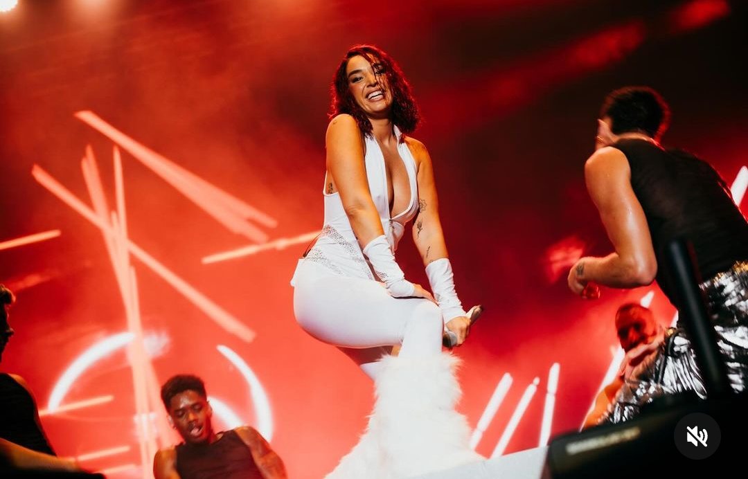 archivesindigo's tweet photo. 📸 | Lola Indigo en su show de esta noche en Santander "Negrita Music Festival" 💥❤️‍🔥🐦‍🔥 https://t.co/XMEqx3Bioo