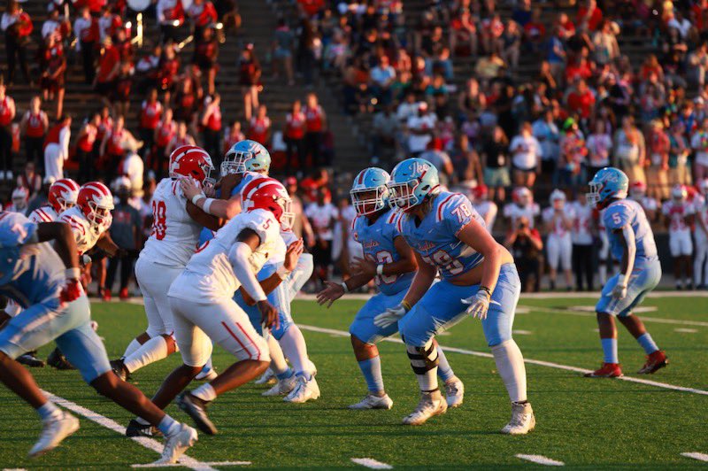MiIoWyatt's tweet image. 1-0! City champs next!!
#westside #eisenhower 
@JavonHarris3D