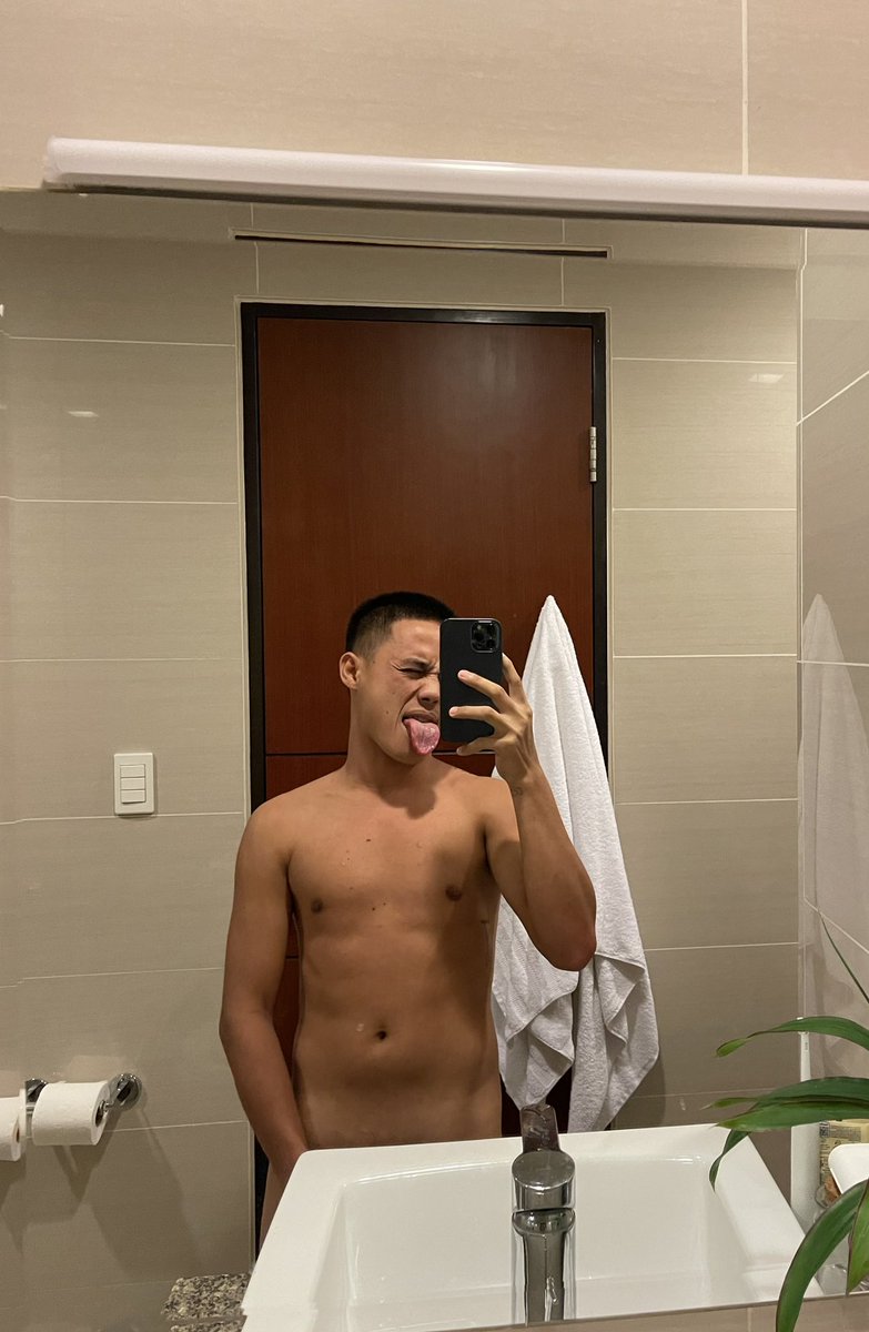 naz_dragonn's tweet photo. Okay nagka dadbod na tayo neto eh 🥴 https://t.co/E2fdIuSpBk