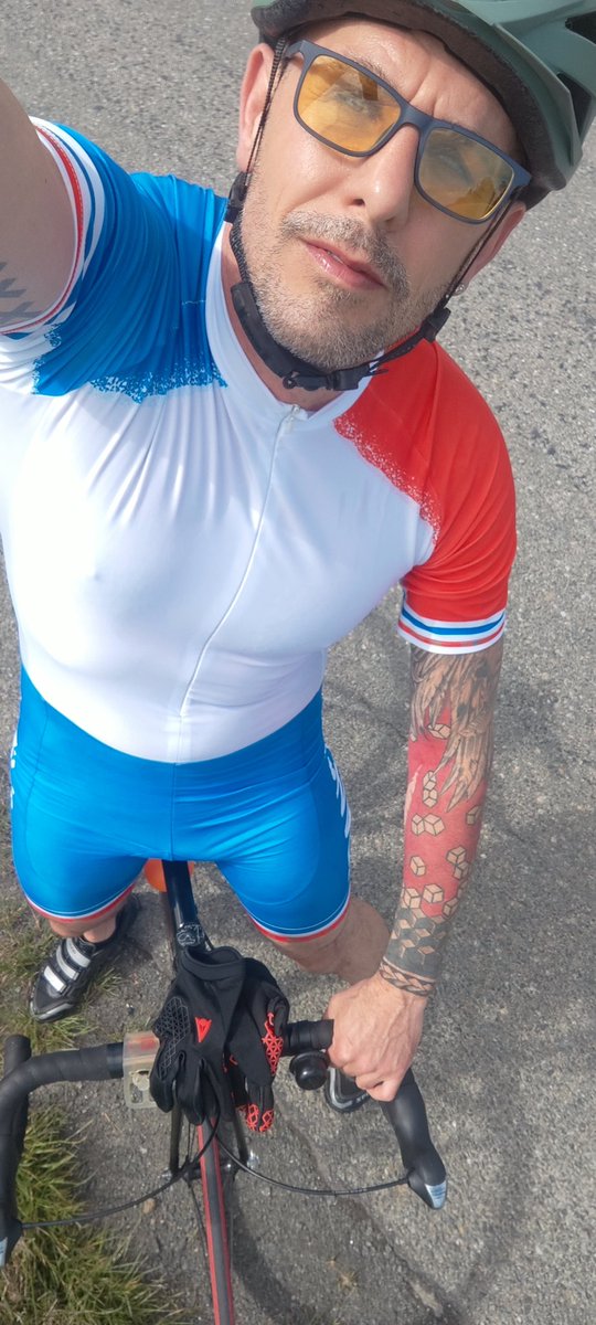 𝕓𝕒𝕣𝕖𝕓𝕒𝕔𝕜𝕔𝕠𝕦𝕡𝕝𝕖𝟟𝟡𝟠𝟟 tweet media