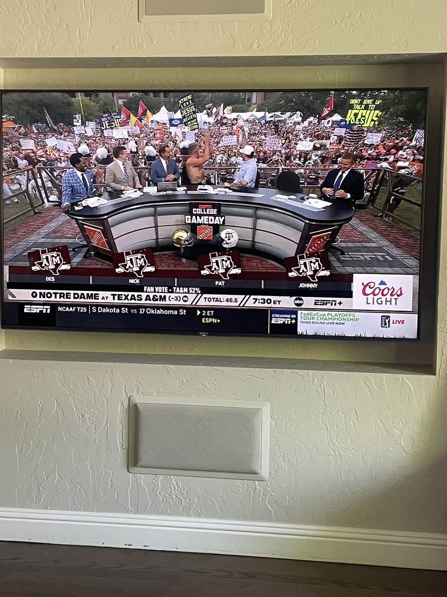 Dennis_Mc5's tweet photo. @CollegeGameDay This one didn’t age well. At least Coach Corso was of his right mind. https://t.co/jR2jsBgz2V