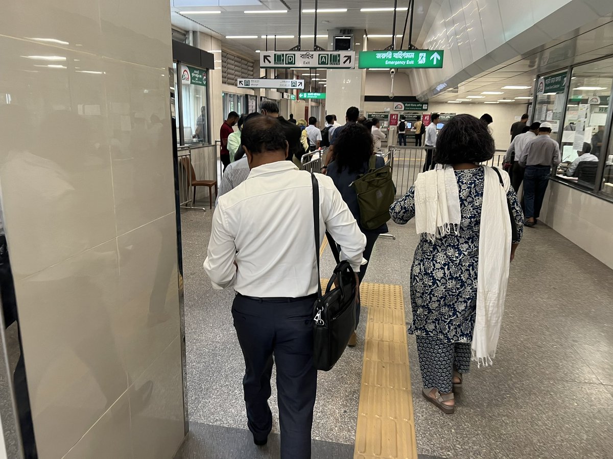 stefanliller's tweet photo. Heading to a meeting at the #Bangladesh Secretariat with the @UNDP_BD team on #Dhaka #Metro #Rail. https://t.co/lPVCgM0hKA