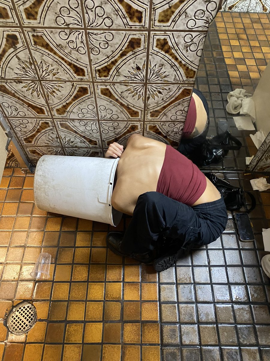 bacardibellaa's tweet photo. My coworkers called my bf to pick me up from the bar last night and this is how he found me https://t.co/Y7KZ5I7pGq