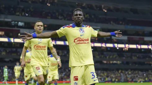 cuzfuckitt's tweet photo. @ClubAmerica @GNPSeguros Pierden a 2 extremos y traen an un contención tronco jajaja https://t.co/fXEnkbeUm3