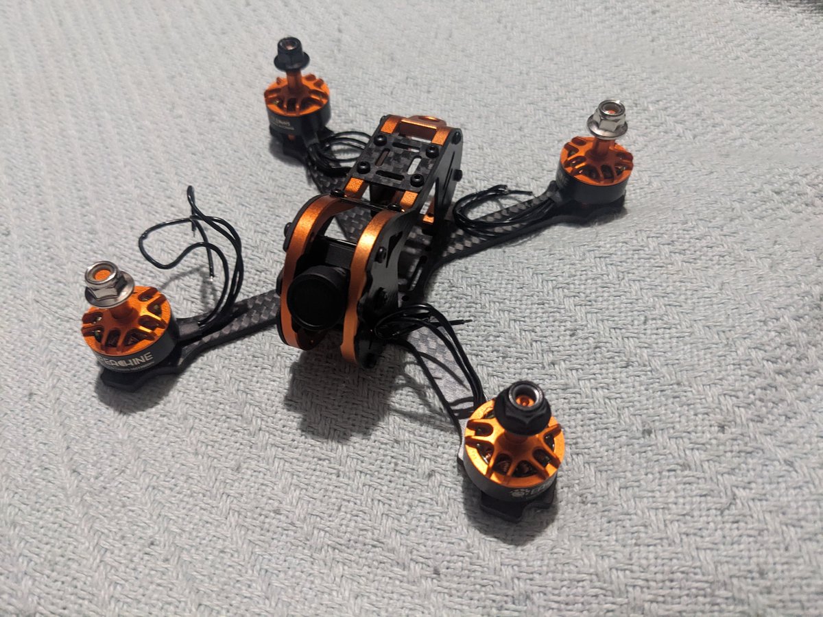 VectorRoll's tweet image. My #Eachine #TYRO79 is on its way to being built. I got the frame put together. Now I need to wire the 3 boards for the flight controller stack. It&apos;s going to take a bit of fine soldering. Something I can&apos;t do right now as I&apos;m tired.😴So maybe tomorrow.
Loving the🖤🧡
It pops!😸